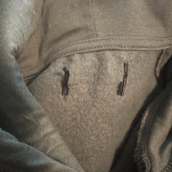 Super Soft NY 1992 Sleeveless Hoodie - Picture 5 of 9